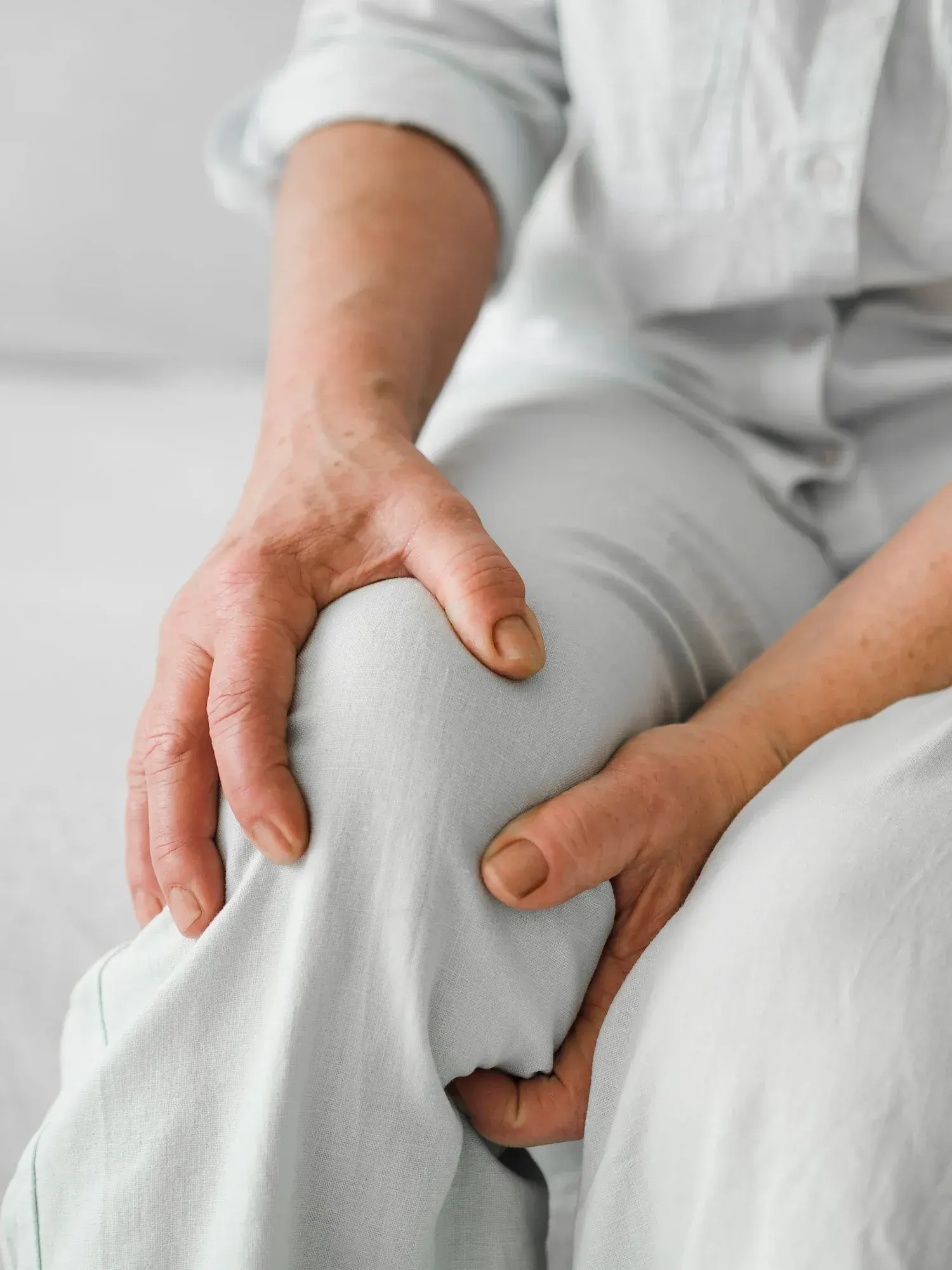 Anatomy of the knee joint and common pain sources